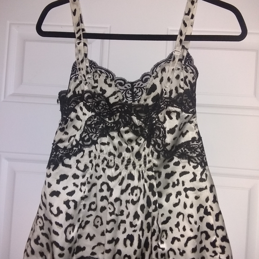 White House Black Market XS Satin White Black Leopard Top / Camisole - Picture 3 of 3